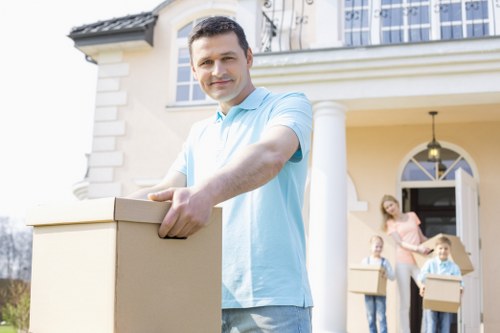 Removal van service covering homes and businesses in Croydon