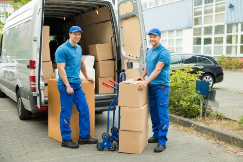 Croydon moving professionals planning a safe and efficient relocation process